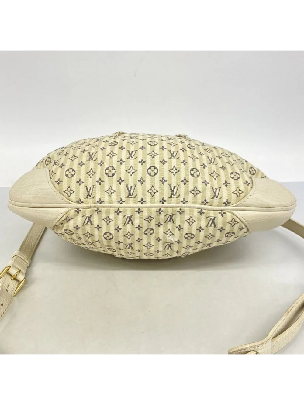 Louis Vuitton brand silhouette